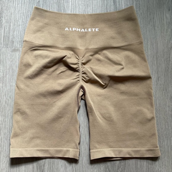 Alphalete Amplify Shorts - Picture 1 of 7